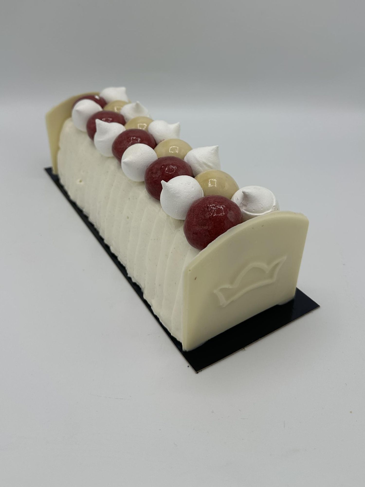 Bûche glacée fruits rouge, verveine et meringue 6/8 pers